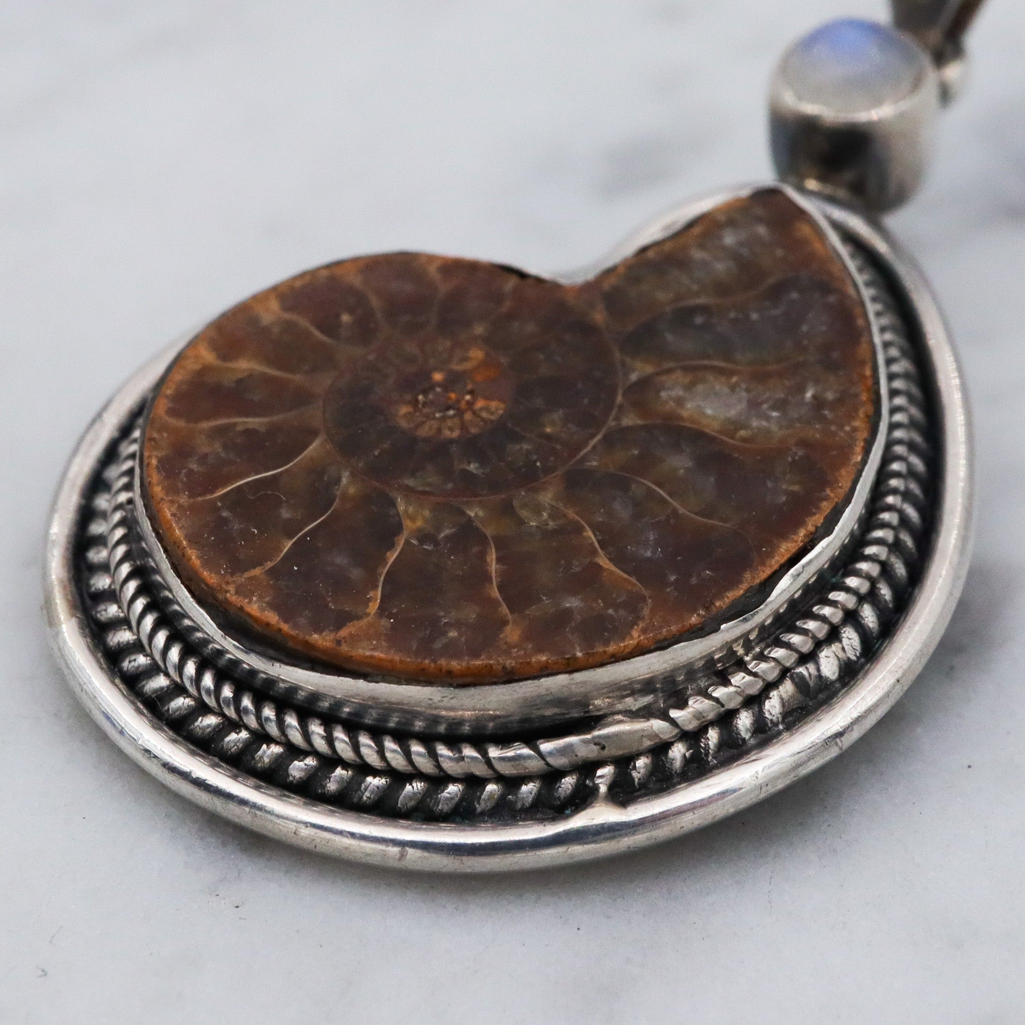 Vintage sterling silver, ammonite & rainbow moonstone pendant